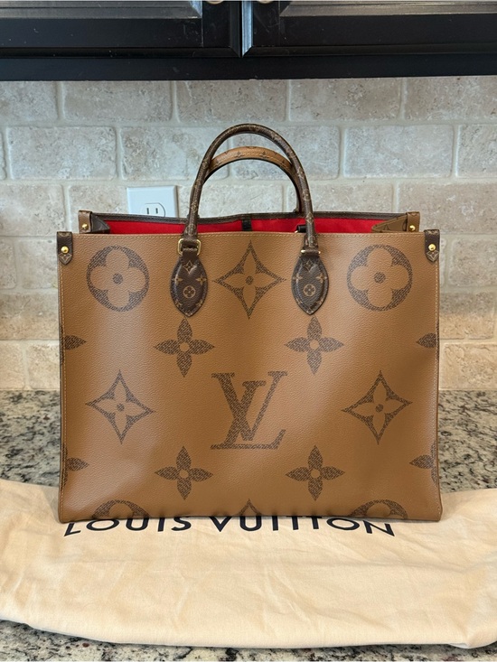 Louis Vuitton Handbags - Louis Vuitton Monogram Giant Onthego Tote in Brown with Red Interior